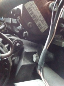 Scenic II 1.5dCi 2005 pompa wysokiego ciśnienia od strony sprzęgła.jpg