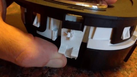 giphy - zegar megane.gif