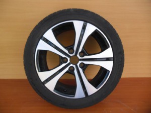 felga-aluminiowa-z-opona-renault-megane3-laguna3.jpg