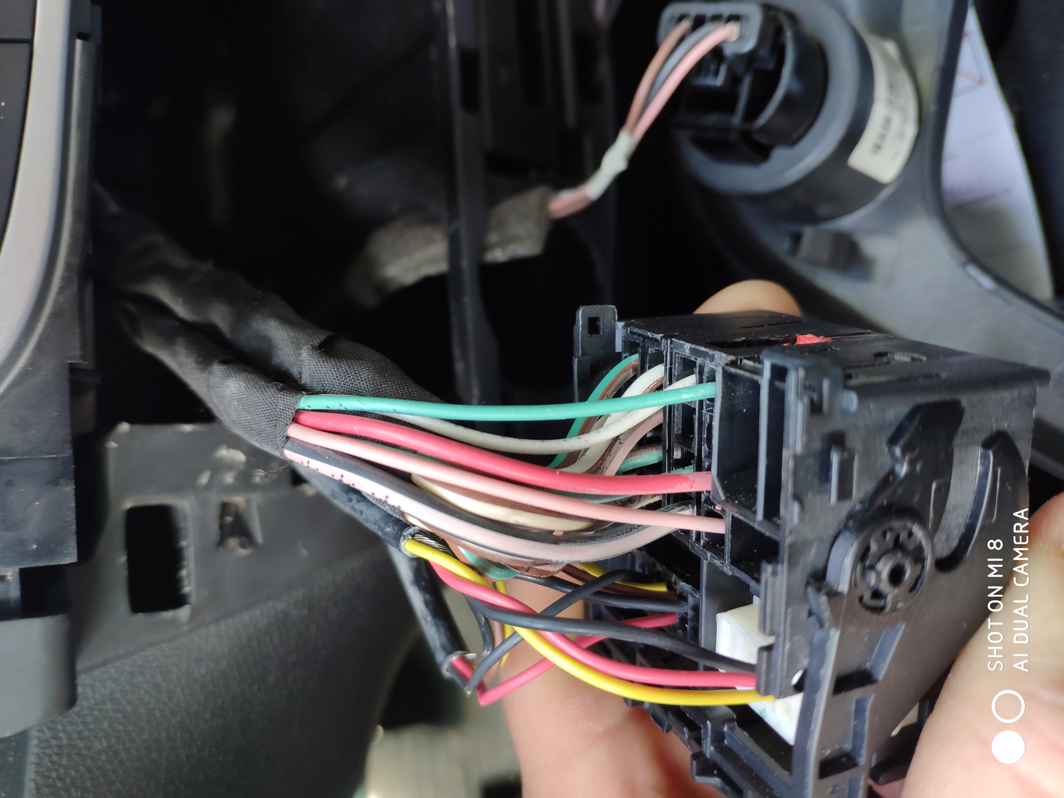 Opis kostki ISO i sterowanie z kierownicy Car Audio