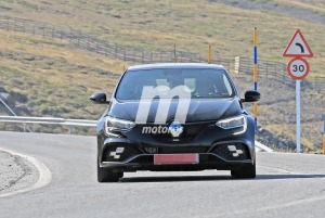 renault-megane-rs-fotos-espia-facelift-201960493-1567503554_10.thumb.jpg.0b3f03cfe17e735fd99cb91ad4aac78c.jpg