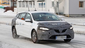 renault-megane-grandtour-spy-shots2.jpg