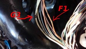 20201006_115055 MEGANE szara wtyczka.jpg