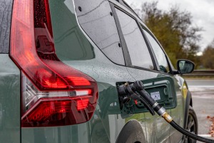 dacia sells 1,000,000th lpg vehicle (2).jpg