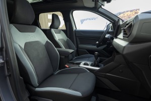 all-new dacia bigster tce 130 4x4 extreme schiste grey.jpg